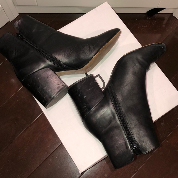 Black leather bootie - Picture 2 of 3